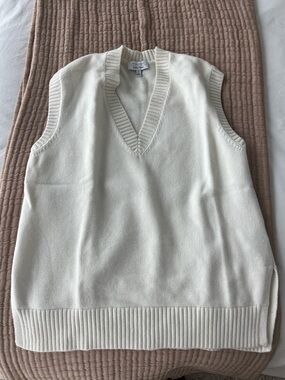 & Other Stories Cream V-Neck Knit Sweater Vest